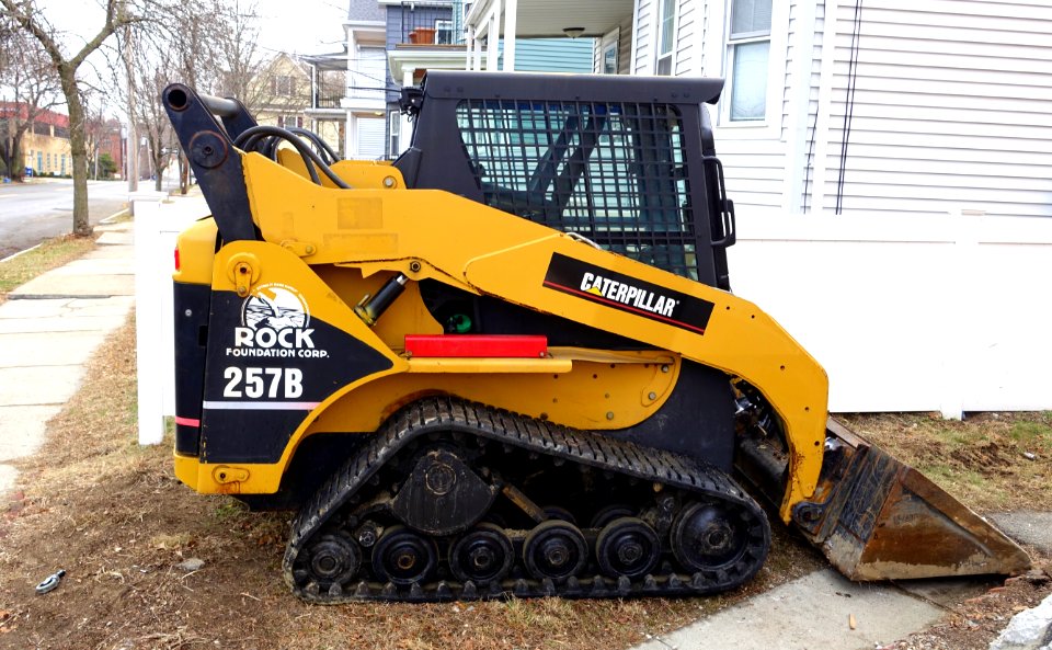 Caterpillar 257B - Arlington, MA - DSC03895