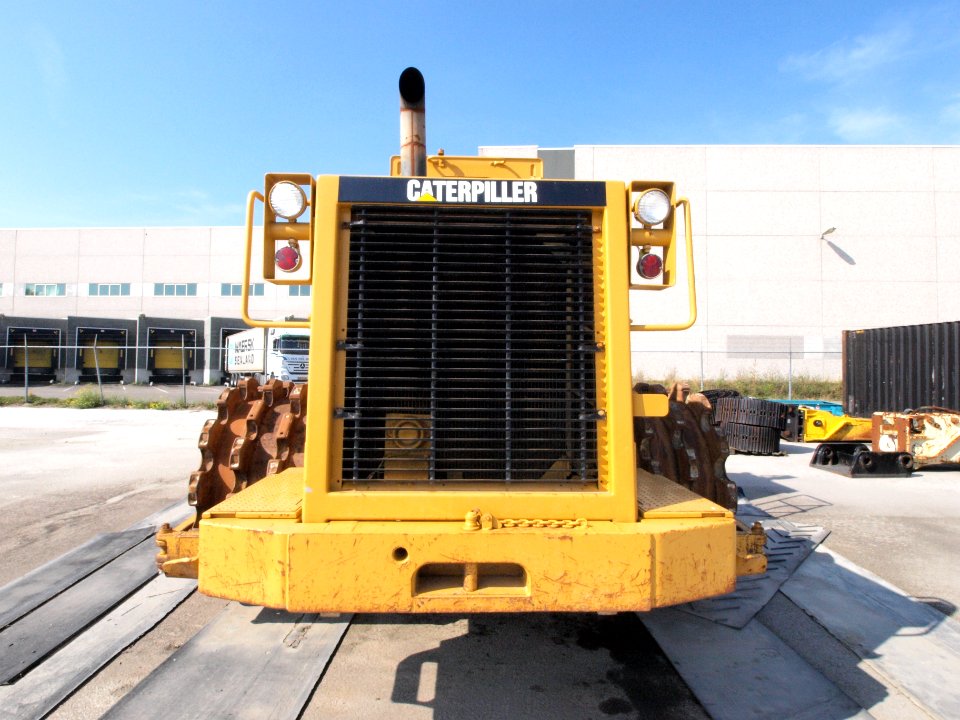 Caterpiller 825C p1