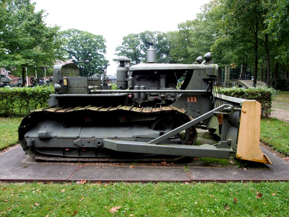 Caterpillar D7, Geniemuseum Vught, photo 3
