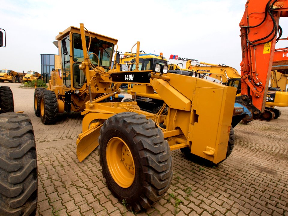 Caterpillar VHP185 140H p4