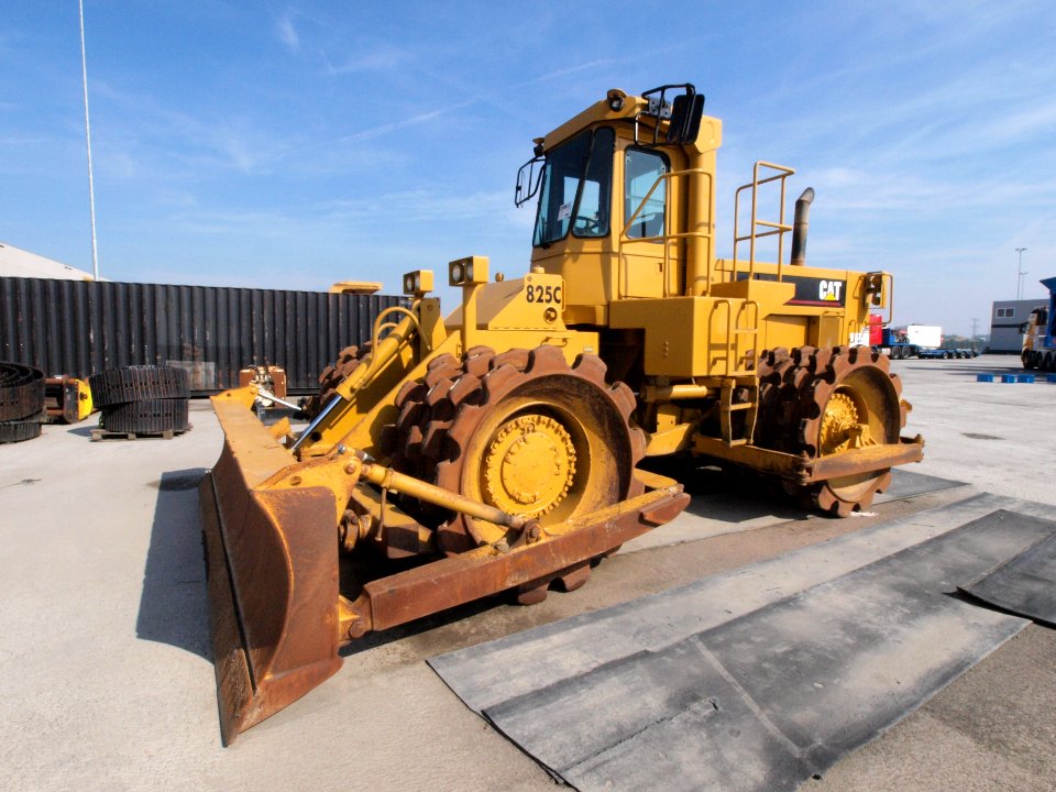 Caterpiller 825C p5