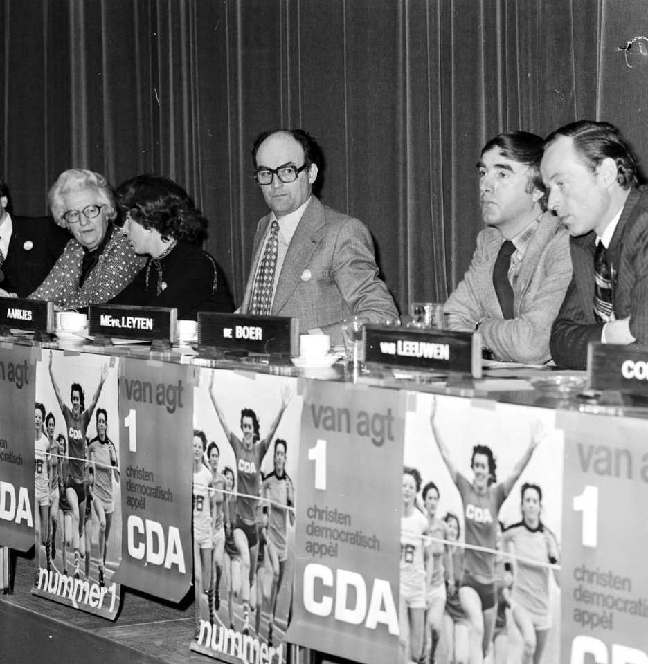 CDA-congres Amsterdam, overzicht tafel, Bestanddeelnr 929-4773