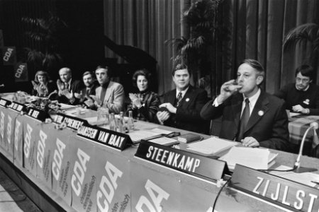 CDA-congres in Den Haag (1e dag) CDA-bestuur, Bestanddeelnr 928-9307
