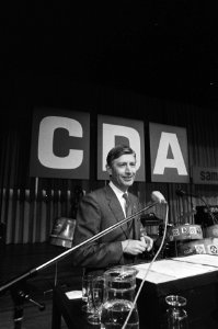 CDA-bijeenkomst in Jaarbeurs congrescentrum te Utrecht, begin verkiezingscampagne, Premier Van Agt tijdens zijn toespraak, Bestanddeelnr 931-4277