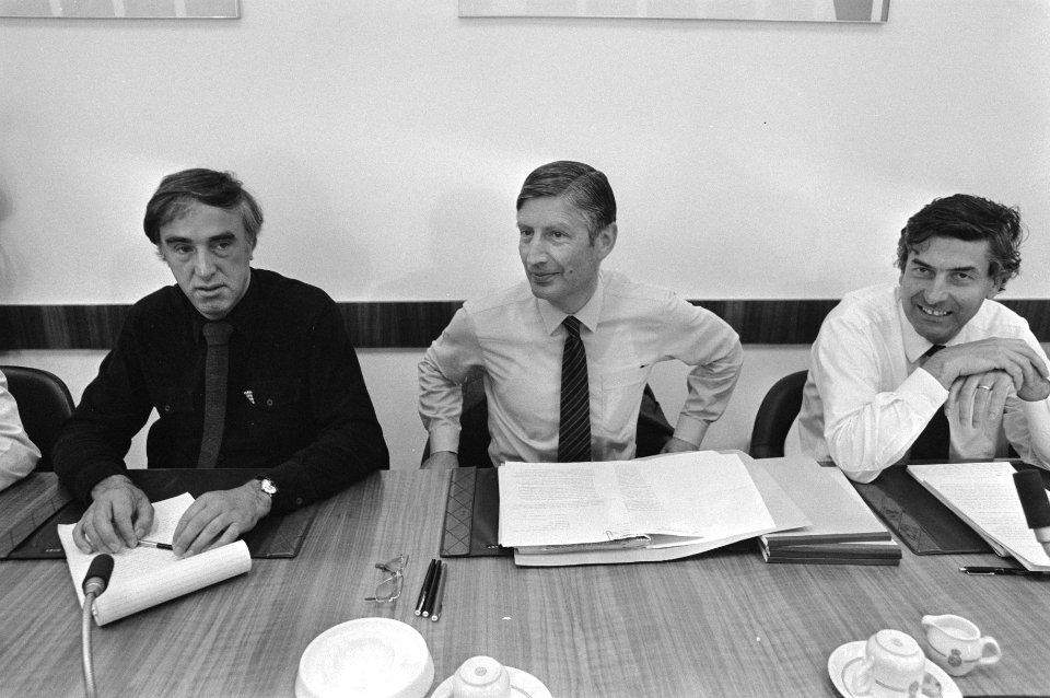 CDA-fractievergadering met van links naar rechts H. de Boer, Van Agt, Lubbers, Bestanddeelnr 931-6329
