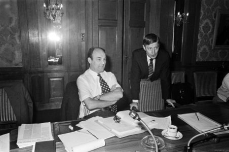 CDA-fractievergadering Aantjes (l) met Van Agt, Bestanddeelnr 929-3132