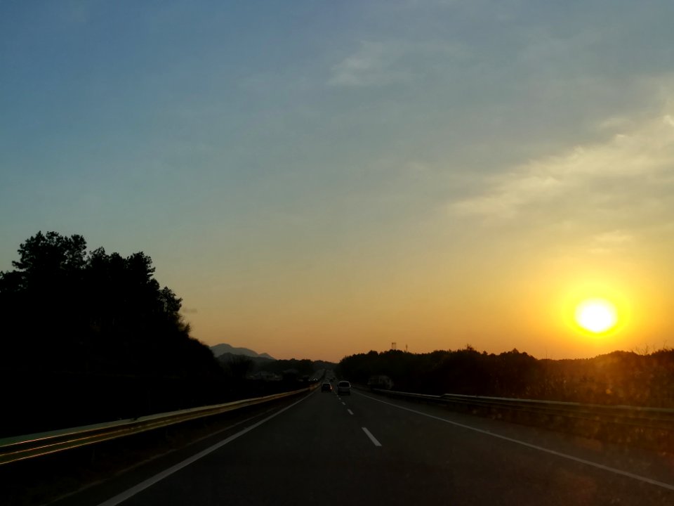 Changsha-Shaoshan-Loudi Expressway under the sunset shine in February 2018, picture1
