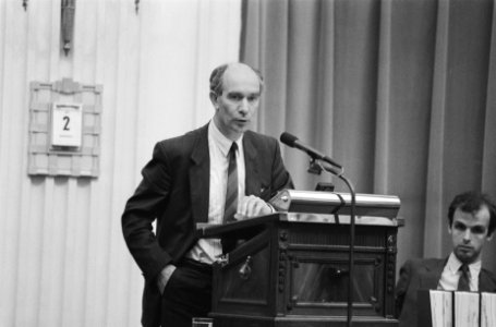 CDA-fractievoorzitter Bert de Vries spreekt, Bestanddeelnr 934-4479