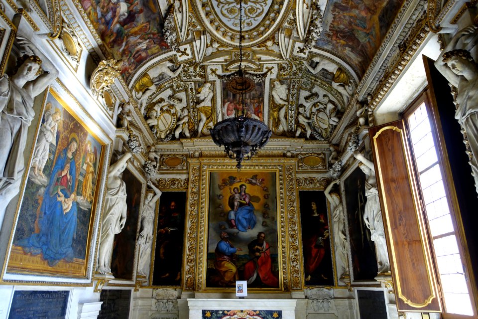Chapel, Palazzo dei Conservatori, decorated by Jacopo Rocca and Michele Alberti, 1575-1578, gilded stucco, frescoes - Musei Capitolini - Rome, Italy - DSC05919