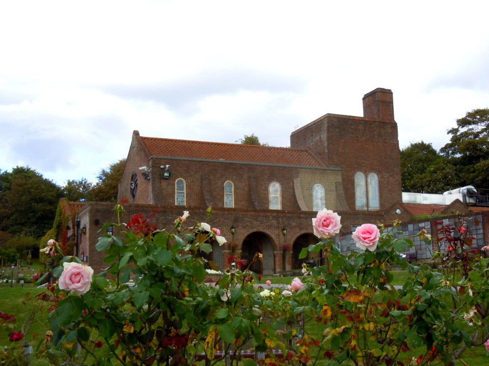 Chapel at Downs Crematorium, off Bear Road, Brighton (August 2014) (2)