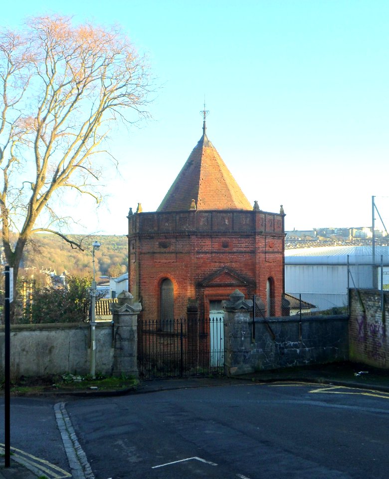 Chapel at Former Jewish Cemetery, Florence Place, Brighton (NHLE Code 1380504) (December 2013) (5)