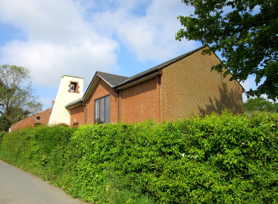 Chapel at St Dominic's Priory Christian Retreat, Whitcombe Road, Carisbrooke (May 2016) (3)