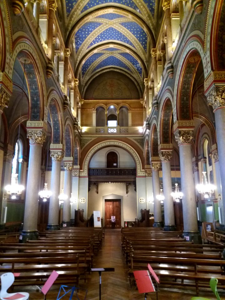 Chapelle des Sœurs de Saint Joseph de Lyon - Nef vers le fond
