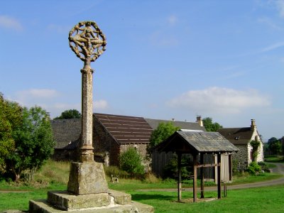 Chalinargues (Cantal) Croix de Mons