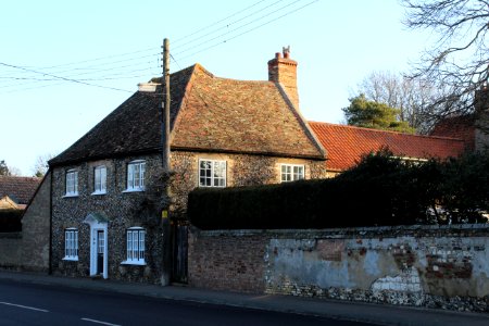 Chalk Farmhouse Lakenheath 1