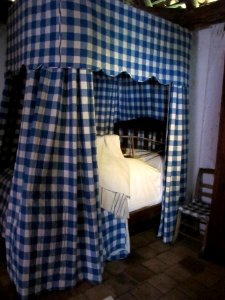 Chambre dans la maison du Brassier - Écomusée du Marquèze 02