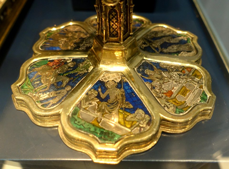 Chalice base, Spanish workshop, 1350-1400 AD, silver, translucent enamels - Museo Nacional de Artes Decorativas - Madrid, Spain - DSC08038