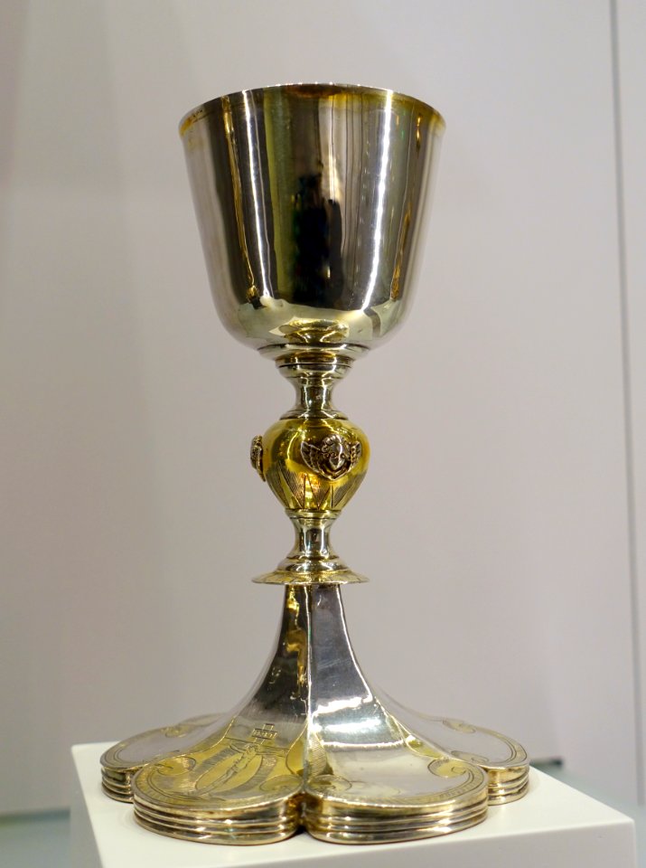 Chalice, British, makers mark RB, pellet below, in shield-shaped punch, c. 1640, silver, parcel-gilt - Fogg Art Museum, Harvard University - DSC01379