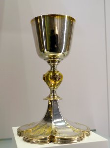 Chalice, British, makers mark RB, pellet below, in shield-shaped punch, c. 1640, silver, parcel-gilt - Fogg Art Museum, Harvard University - DSC01379
