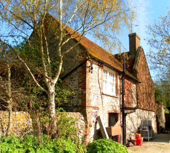 Chalk Farm Hotel, Cooper's Hill, Willingdon (NHLE Code 1043673) (April 2011)