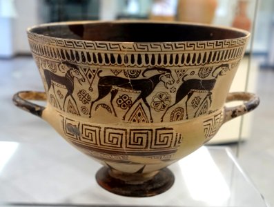 Chalice 2 of 2, view 1 - Chios style of East Greek vase painting, c. 600 BC, L 128 - Martin von Wagner Museum - Würzburg, Germany - DSC05635