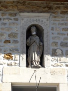 Chamouilley (Haute-Marne) statue d'un pape dessus de porte maison