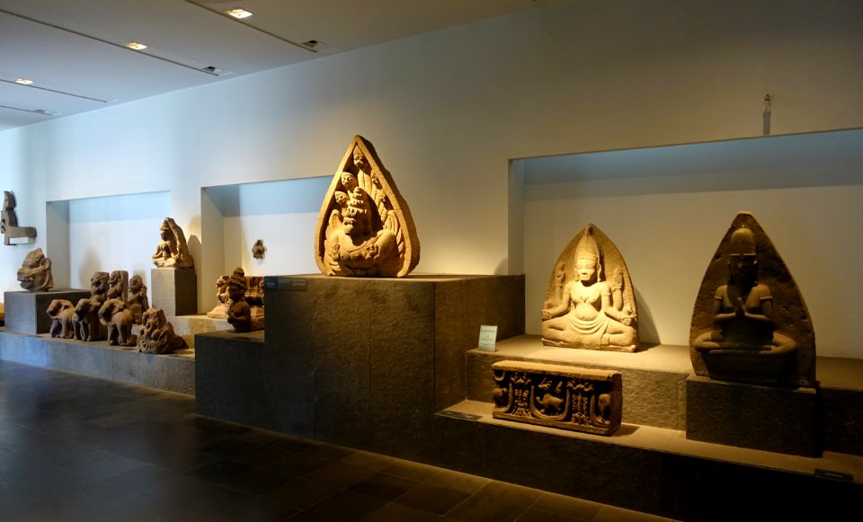 Cham sculptures - Museum of Vietnamese History - Ho Chi Minh City - DSC06114