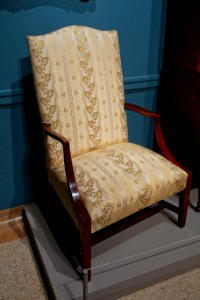 Chair, attributed to Benjamin Radford, c. 1800, mahogany - Portland Museum of Art - Portland, Maine - DSC04040