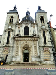 Chalon Saone Façade Église St Pierre 01