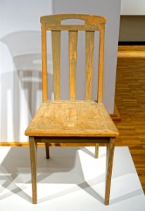 Chair from the Arts and Crafts School, Weimar, by Henry van de Velde, c. 1907, birch, plywood - Hessisches Landesmuseum Darmstadt - Darmstadt, Germany - DSC00705