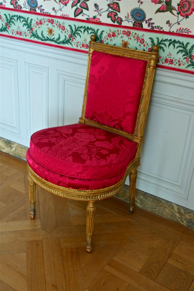 Chaise violon salle à manger petits appartements de la reine Versailles