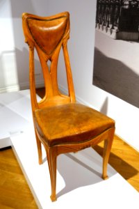 Chair, Hector Guimard, Paris, c. 1900, pear wood, leather - Bröhan Museum, Berlin - DSC03968