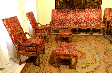 Chairs and settee, Paris, c. 1710-1715 AD - Museo Nacional de Artes Decorativas - Madrid, Spain - DSC08352