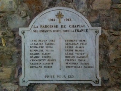 Chapias - Chapelle - Plaque aux enfants morts pour la France