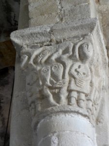 Chapiteaux de l'église Saint-Pierre de Biollet (Puy-de-Dôme) 04