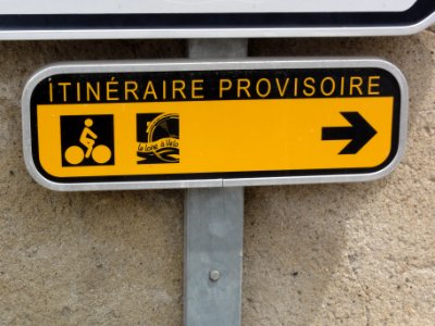 Chargé (Indre-et-Loire) panneau Loire à vélo provisoire