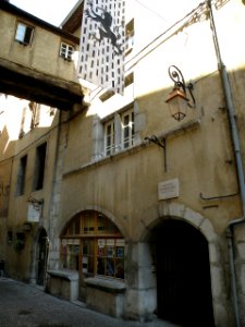 Chambéry Rue Basse du Château 3