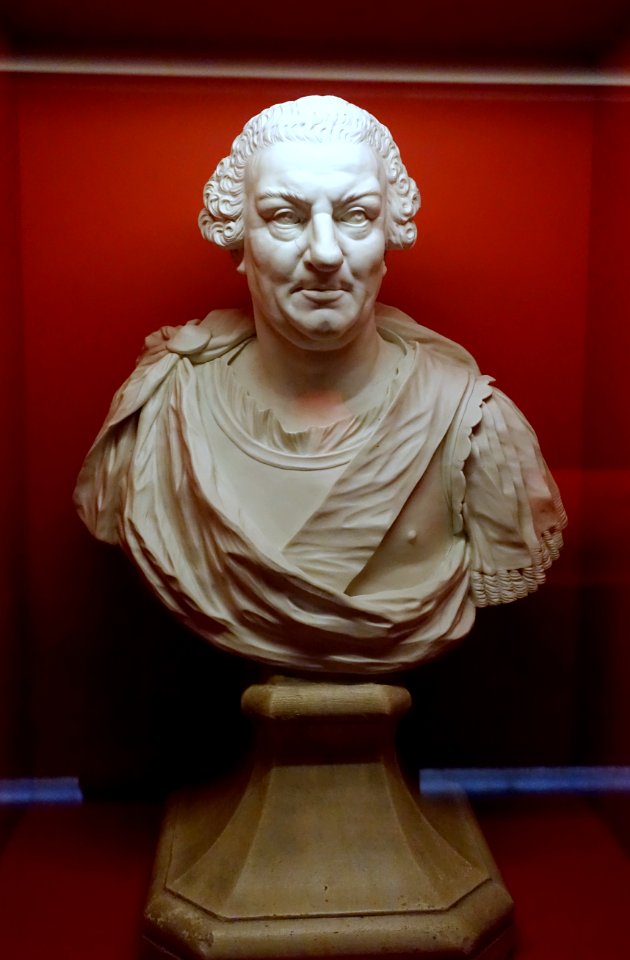 Charles I, Duke of Brunswick-Wolfenbüttel, by Manufaktur Fürstenberg after a marble bust by Bartolomeo Cavaceppi, after 1772 AD, porcelain - Naturhistorisches Museum, Braunschweig, Germany - DSC05005