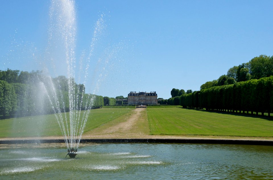 Château Champs sur Marne jet d'eau 2