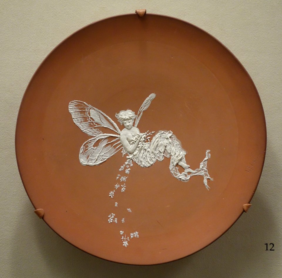Charger by John Rettig and Albert Robert Valentien, decorators, P.L. Coultry and Company, 1880, earthenware - Cincinnati Art Museum - DSC03089