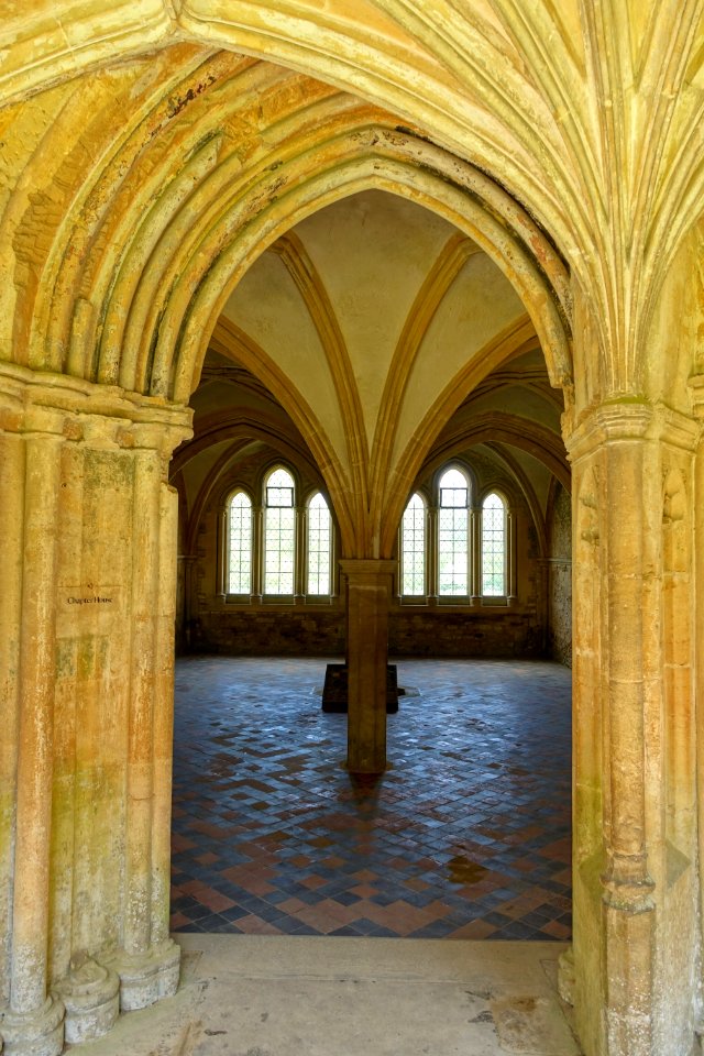 Chapter House - Lacock Abbey - Wiltshire, England - DSC00861