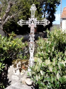 Charensat (Puy-de-Dôme) croix de chemin, D13