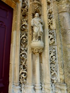 Charbogne (Ardennes) église Saint-Rémi, detail sculpture porche