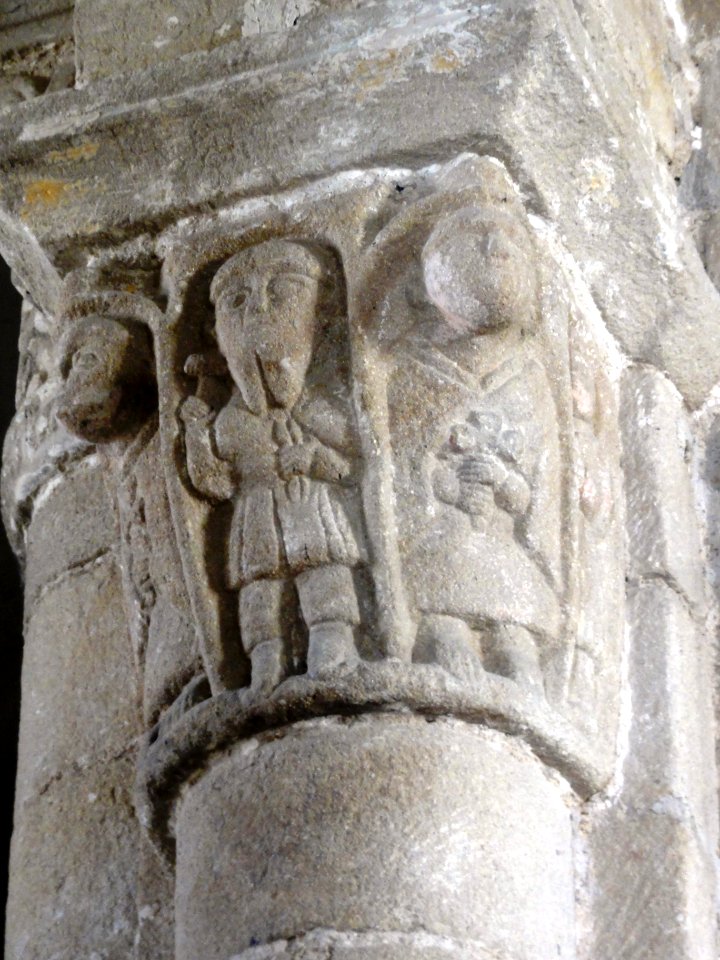 Chapiteaux de l'église Saint-Pierre de Biollet (Puy-de-Dôme) 07