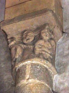 Chapiteaux de l'église Saint-Pierre de Biollet (Puy-de-Dôme) 09