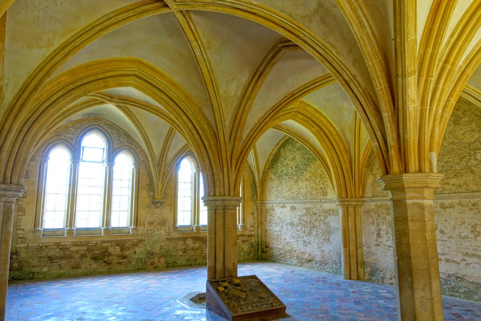 Chapter House - Lacock Abbey - Wiltshire, England - DSC00871