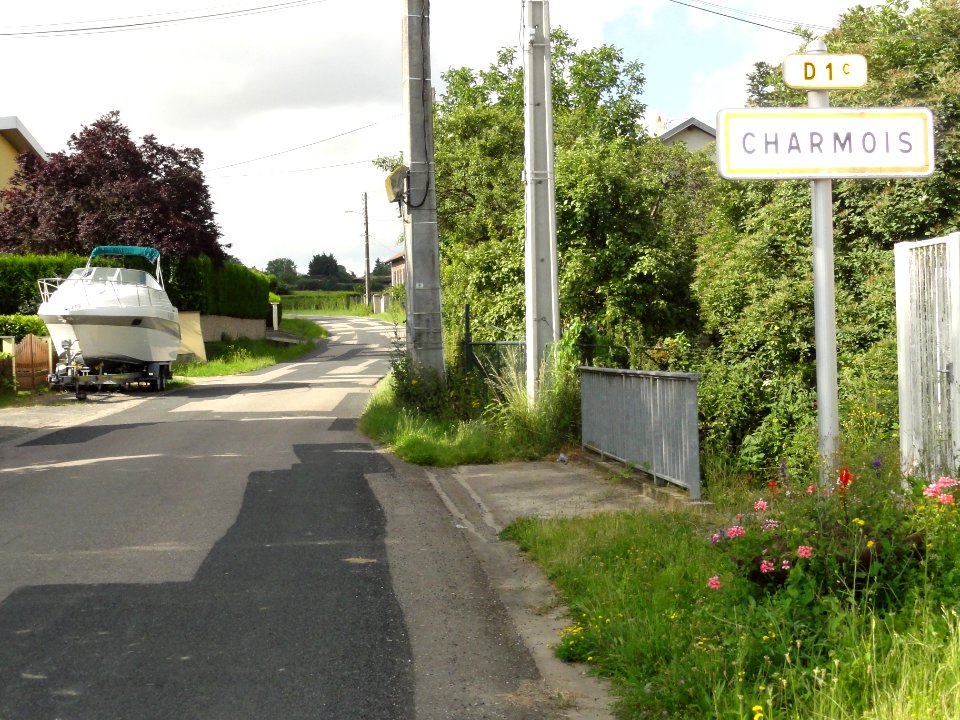 Charmois (M-et-M) city limit sign
