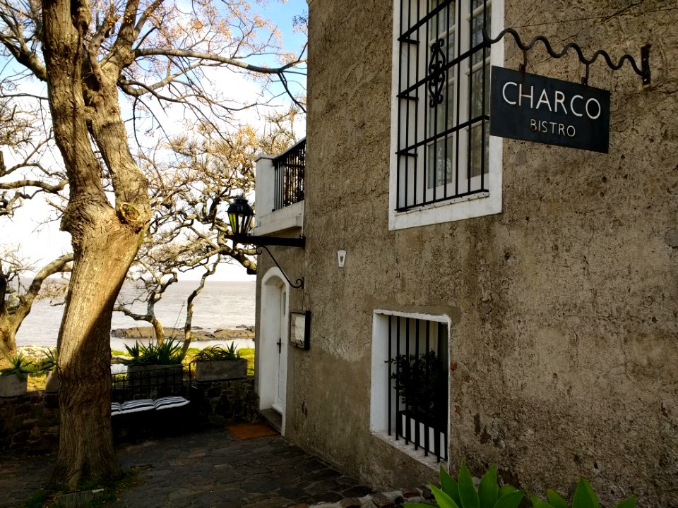 Charco Bistro, Colonia