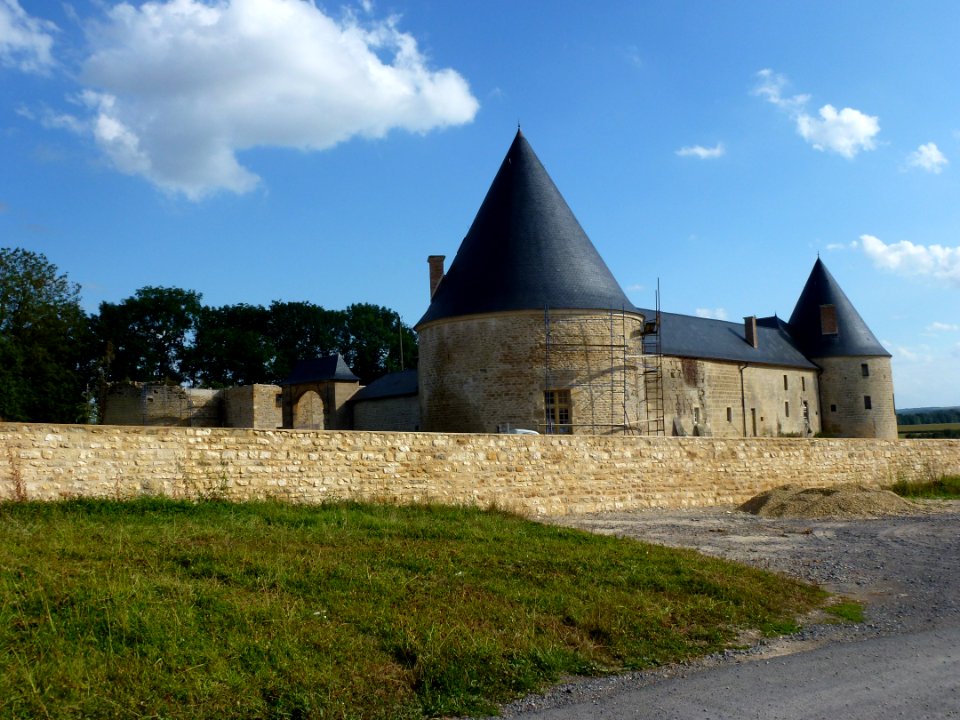 Charbogne (Ardennes) ferme fortifié