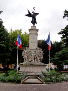 Charleville-Mézières (Ardennes) monument aux morts Charleville